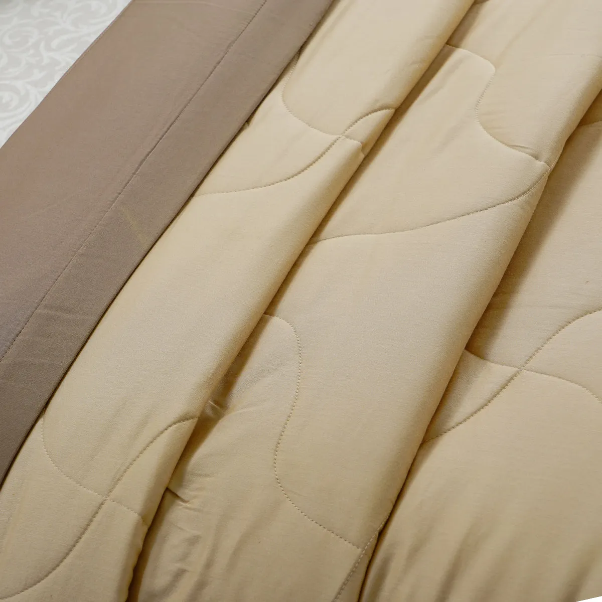 Vincent Reversible Marzipan/Simply Taupe Quilt/Quilted Bed Cover Set